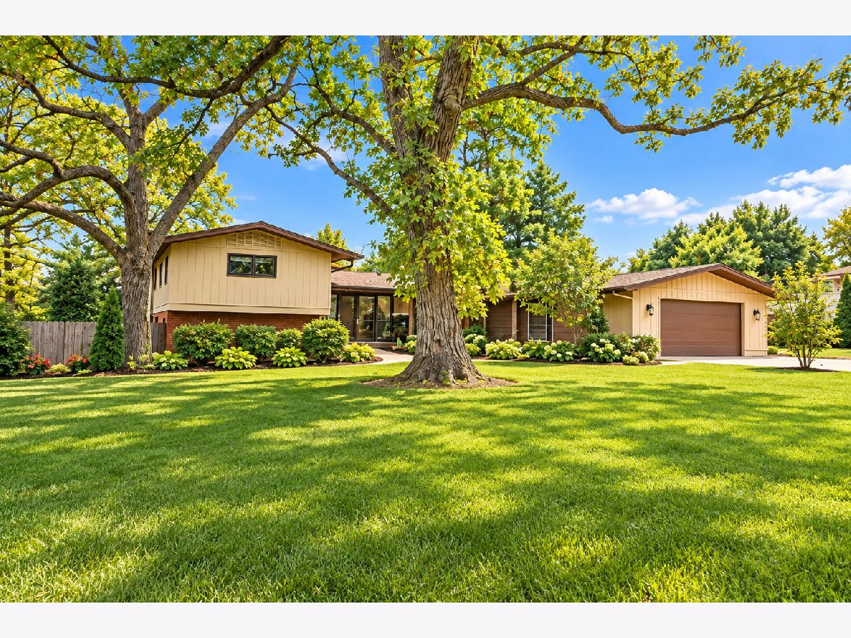  For Sale Willowbrook Illinois, 10S073 Clarendon Hills Road
