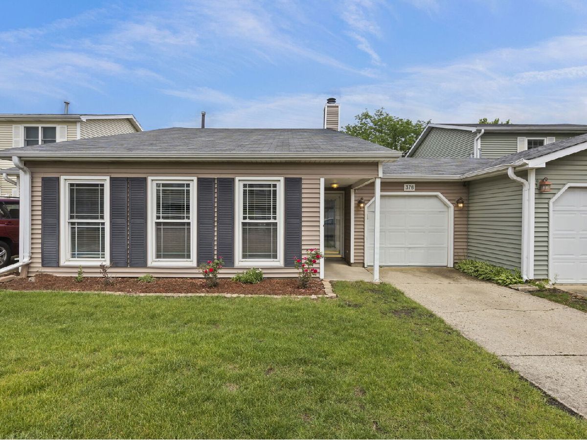 Townhomes For Sale Havens Glendale Heights Illinois, 376 Thorncliff Drive