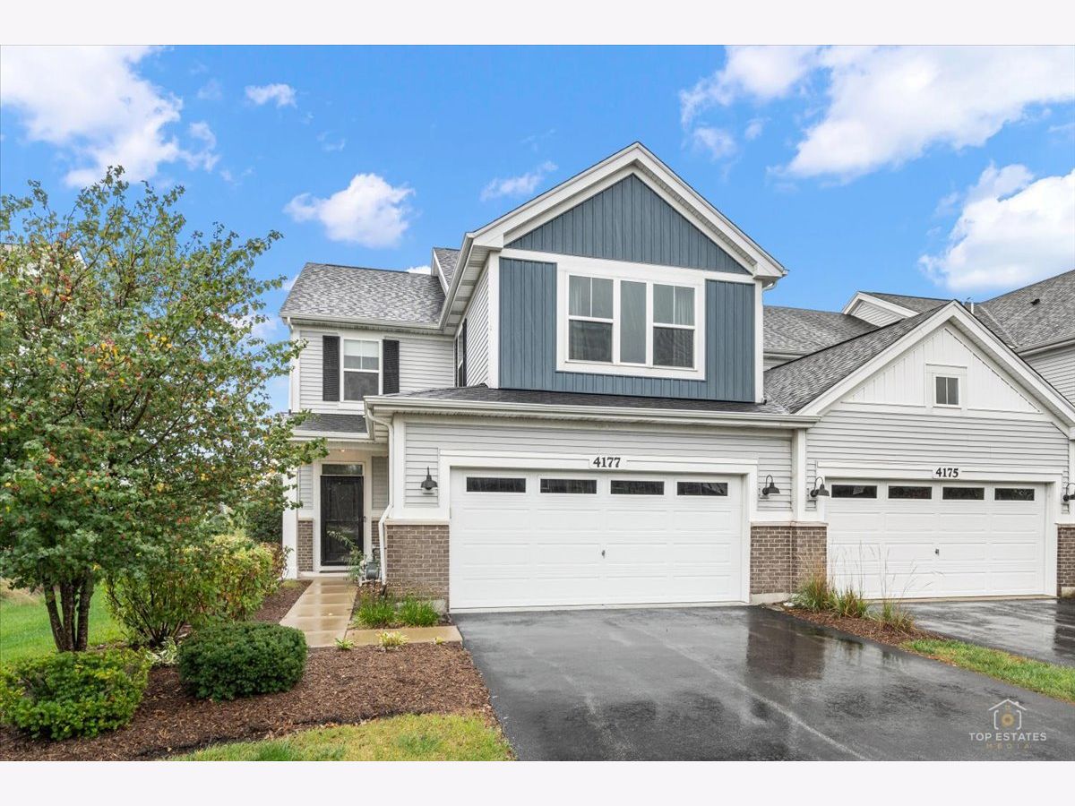 Condos & Townhomes Rented Gramercy Square Aurora Illinois, 4177 Irving