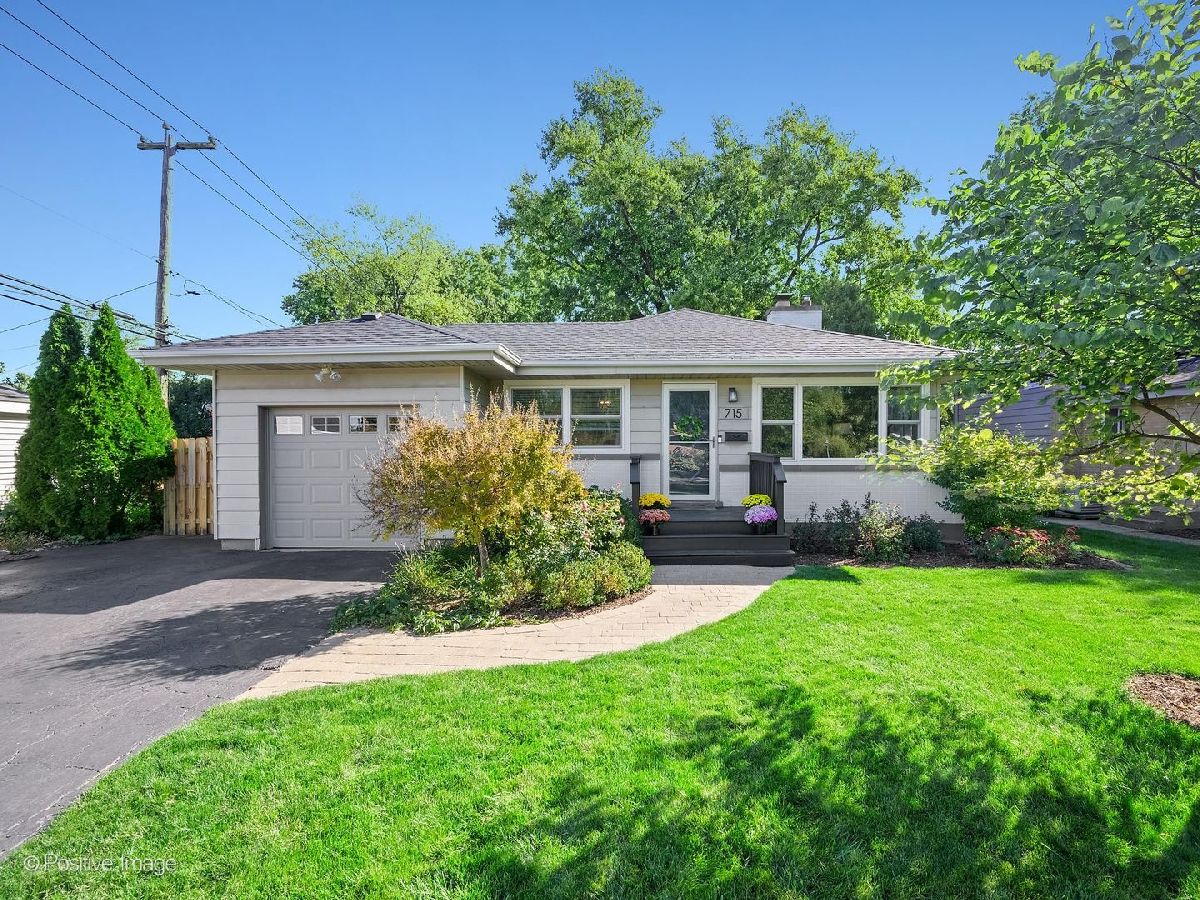 Homes For Sale Gables Wheaton Illinois, 715 Crest Street