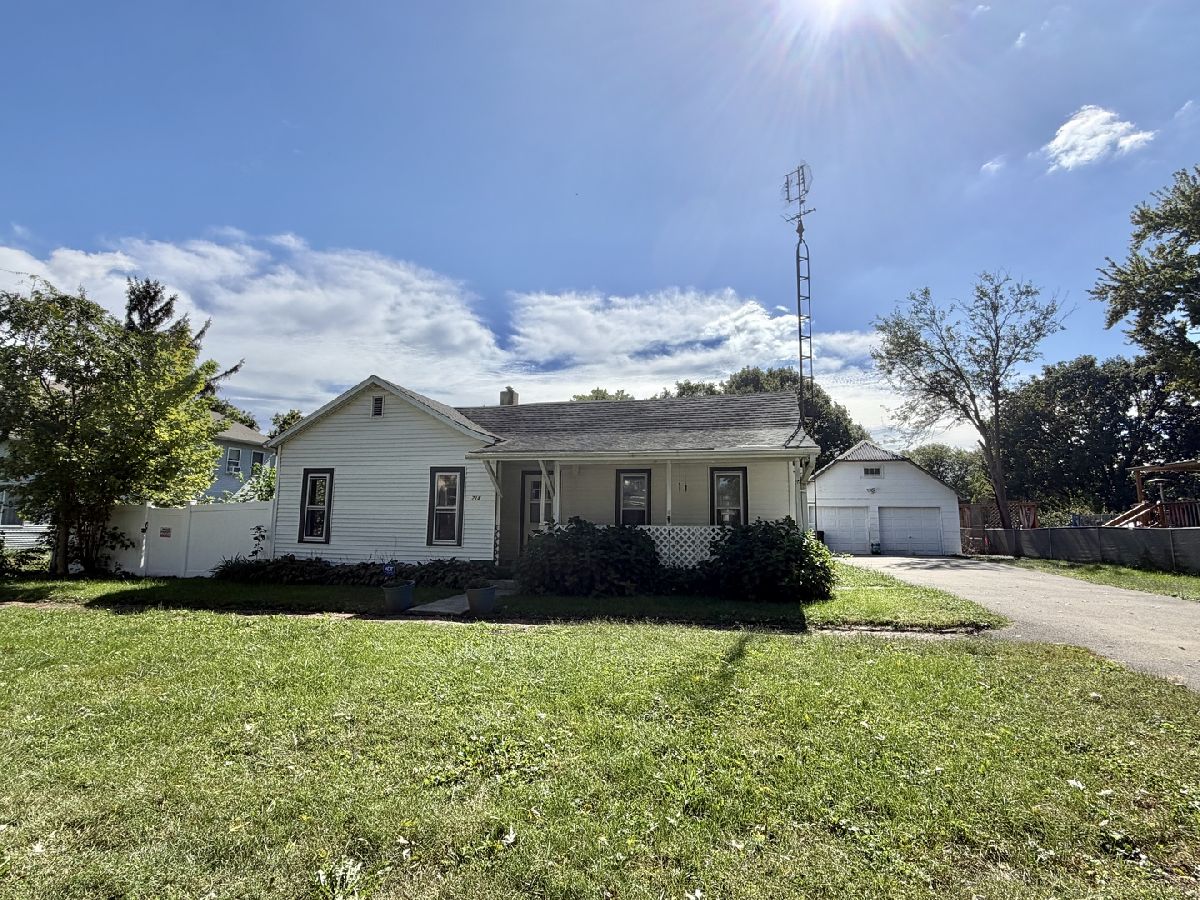  For Sale Farmer City Illinois, 718 Allen Street
