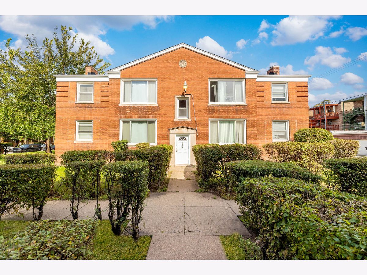  For Sale Chicago Illinois, 8939 Blackstone Avenue