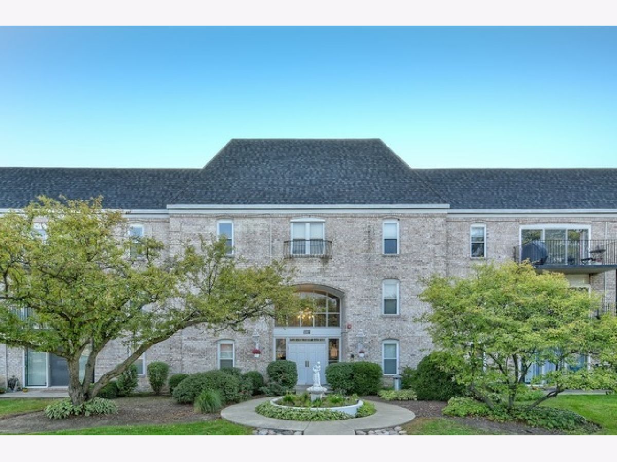  For Rent Rolling Meadows Illinois, 5001 Carriageway