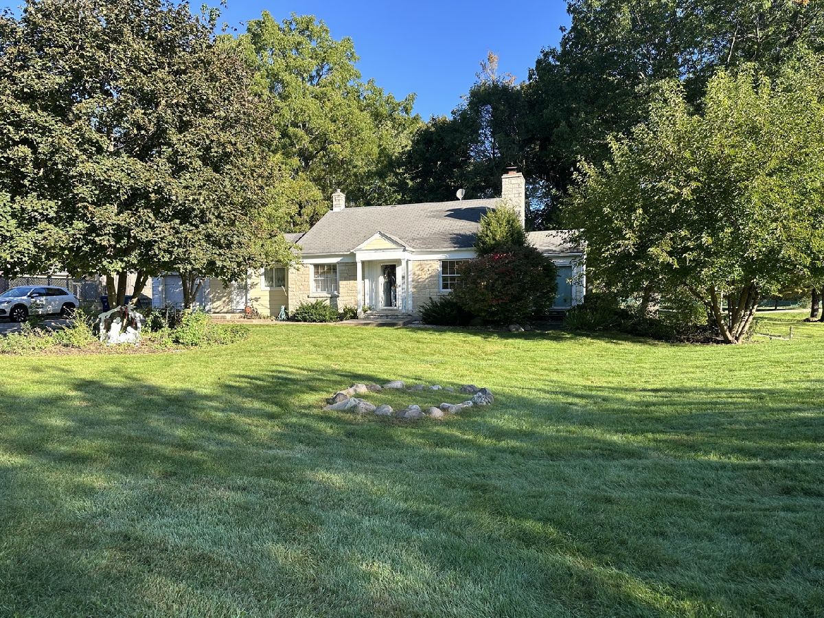  For Sale Libertyville Illinois, 110 Brookhill Road