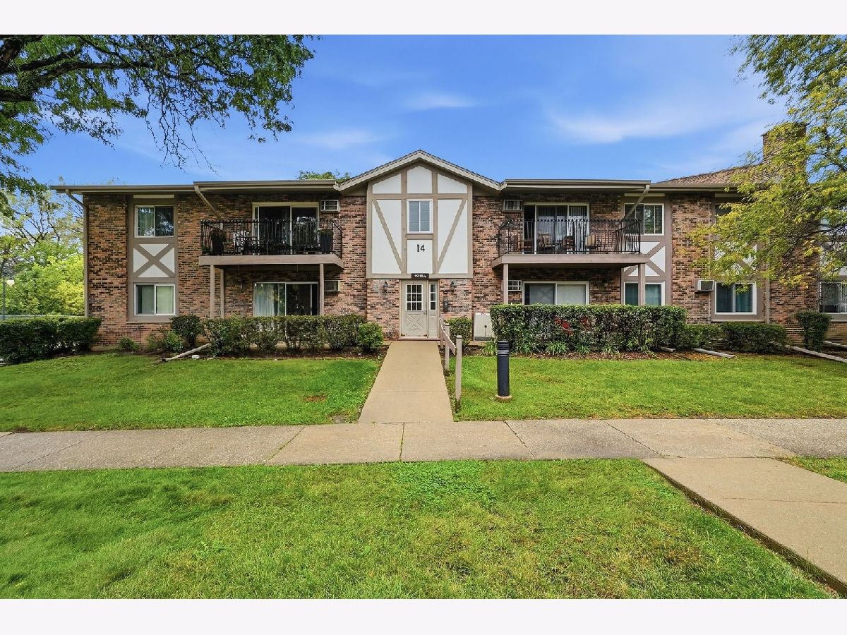  For Sale Willowbrook Illinois, 9S110 Lake Drive
