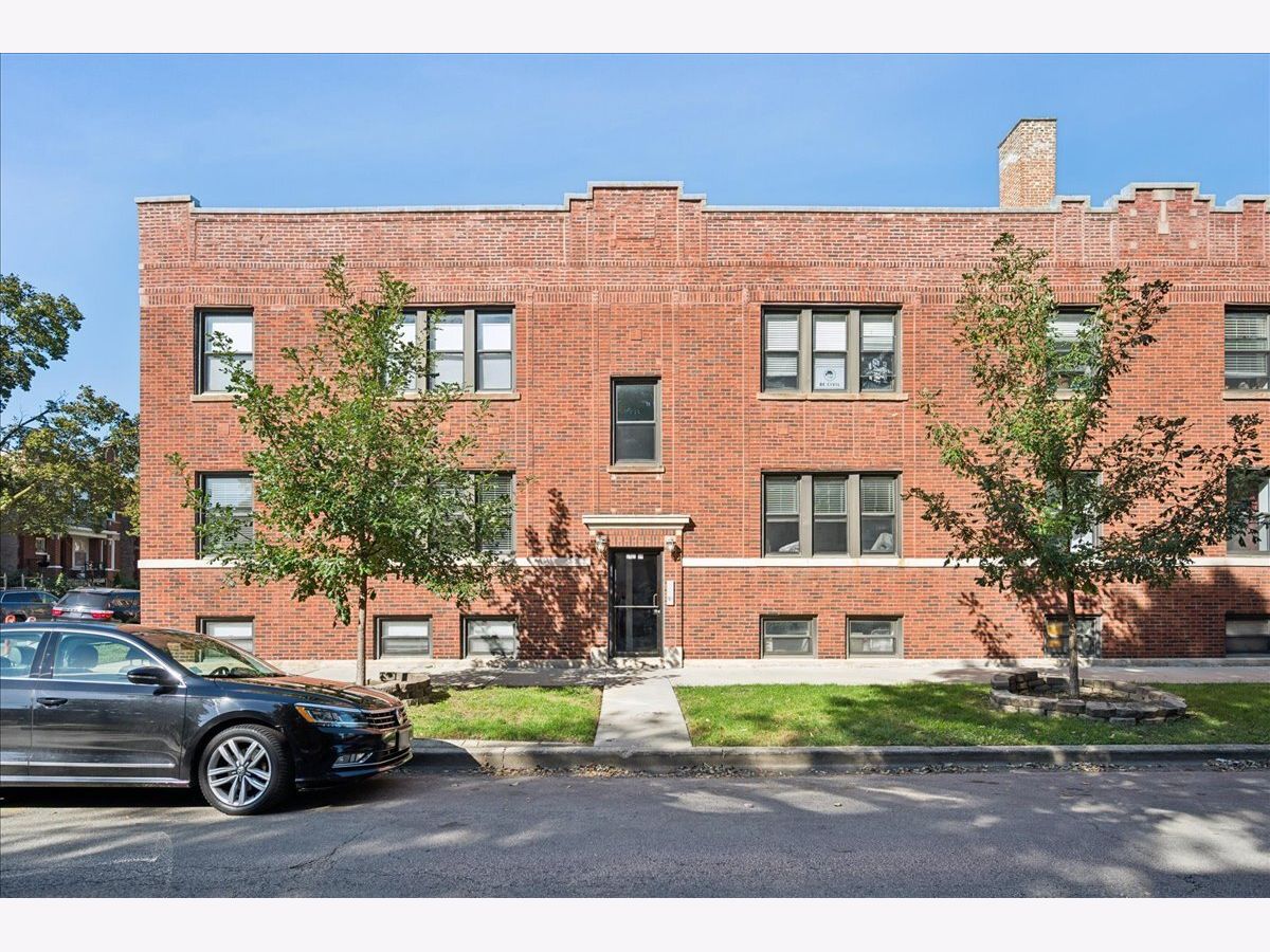  For Sale Chicago Illinois, 3318 Byron Street
