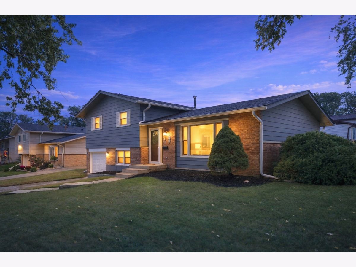  For Sale Oak Forest Illinois, 5835 Colina Avenue