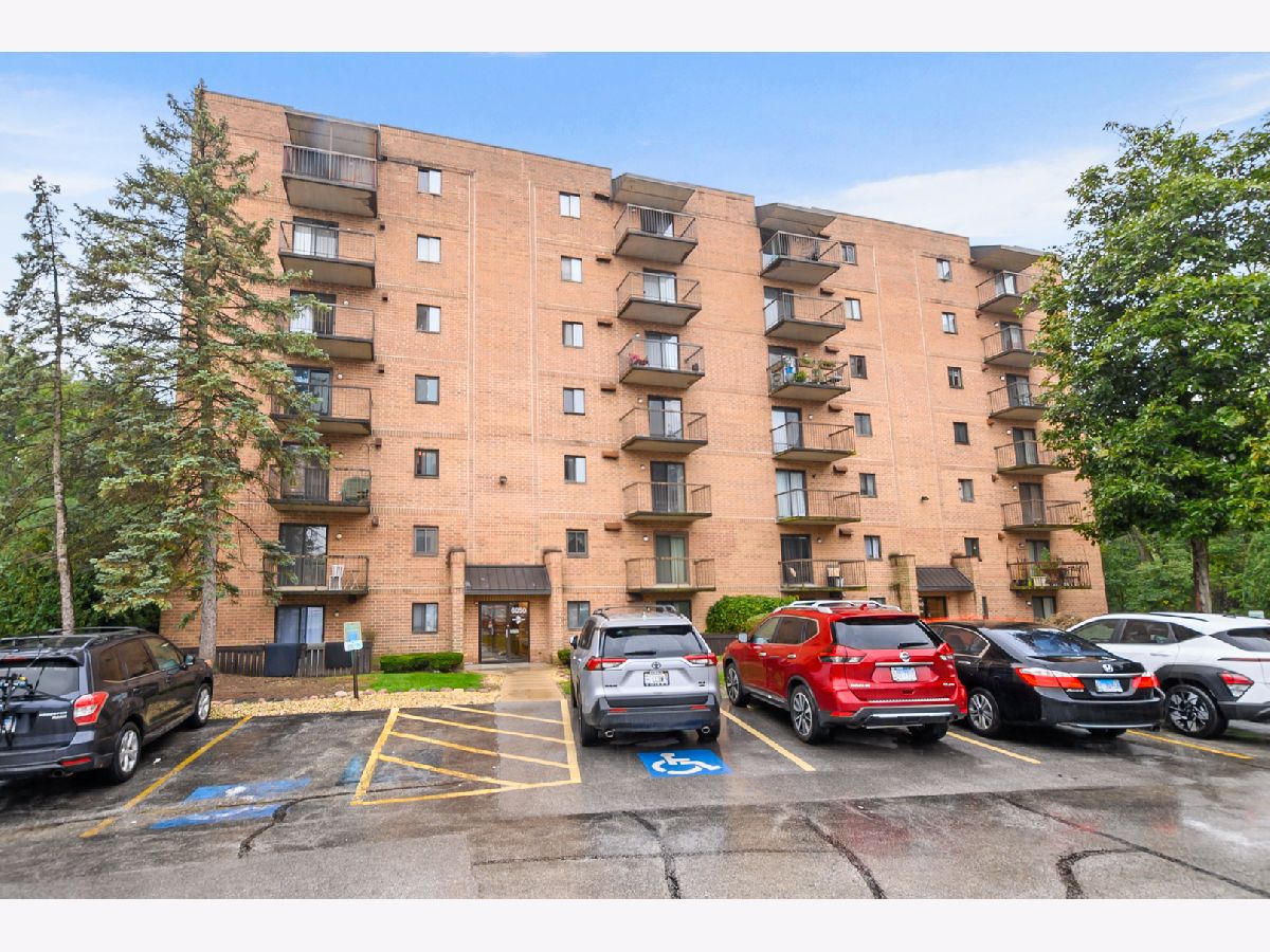 Condos & Townhomes & Homes For Sale Edgewater Walk Tinley Park Illinois, 6050 Lake Bluff Drive