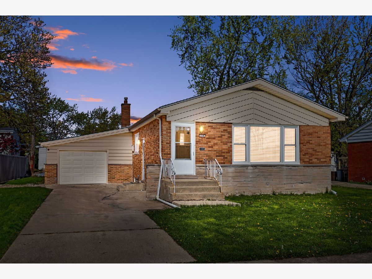  For Sale Chicago Heights Illinois, 316 Arquilla Drive
