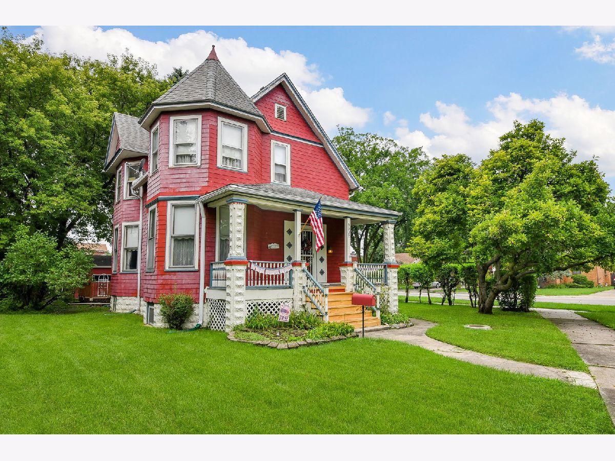 Homes & Condos & Townhomes For Sale Hollywood Brookfield Illinois, 3502 Rosemear Avenue