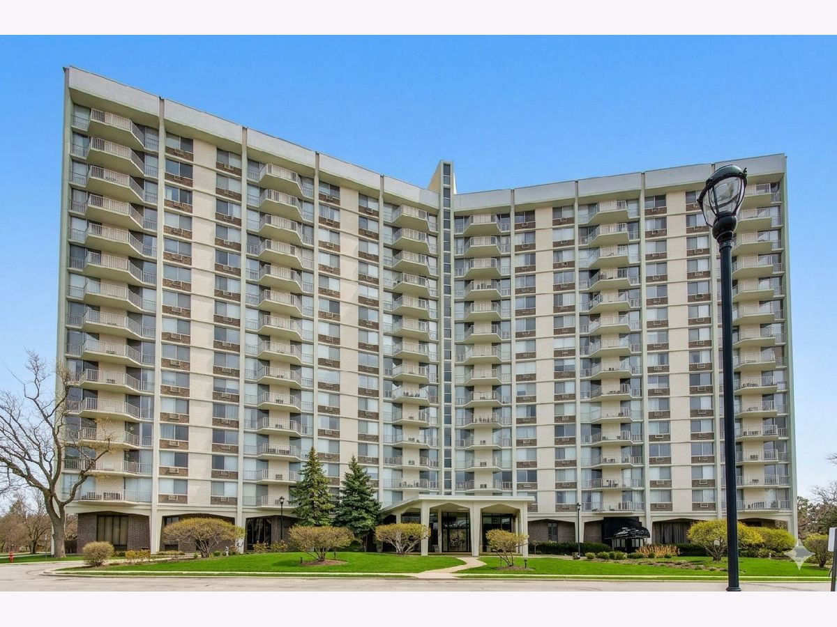  For Sale Oak Brook Illinois, 40 Tower Road