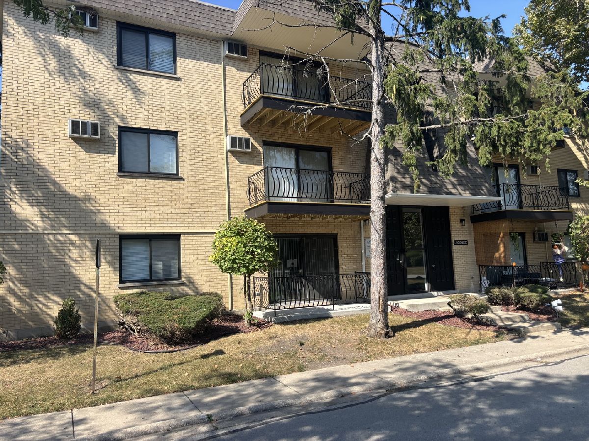  For Rent Willowbrook Illinois, 10S472 Echo