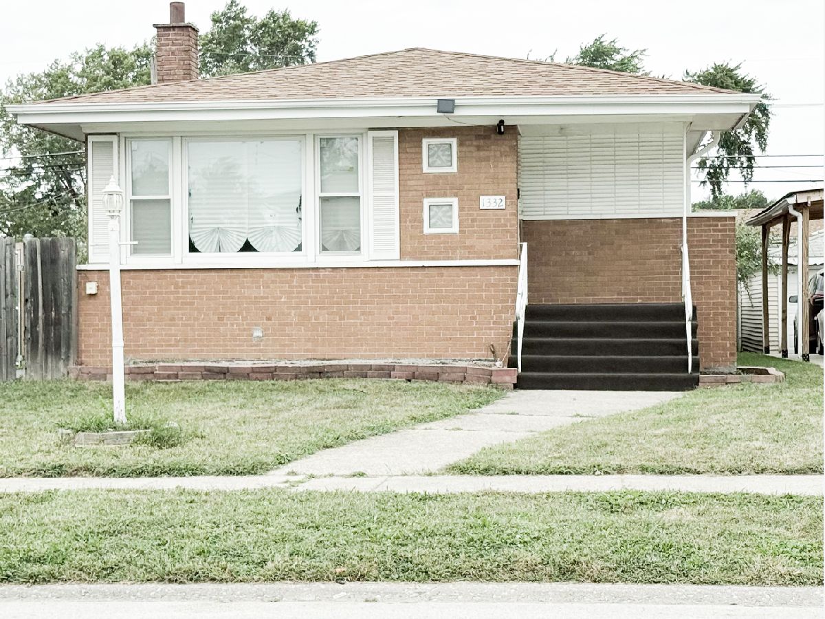  For Sale Calumet City Illinois, 1332 Mackinaw Avenue