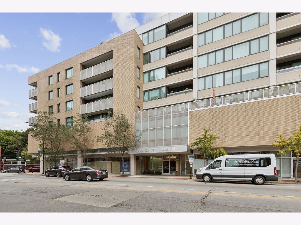  For Sale Evanston Illinois, 900 Chicago Avenue