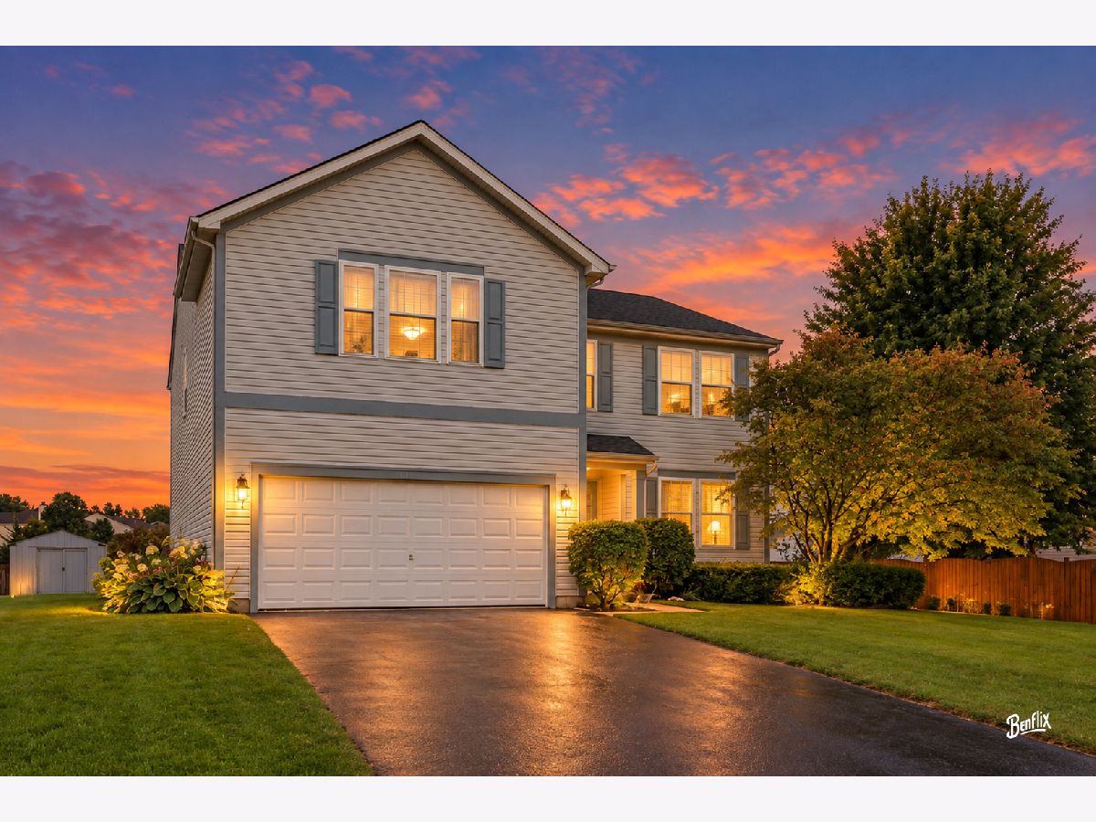  For Sale Poplar Grove Illinois, 219 Meadowvale Lane