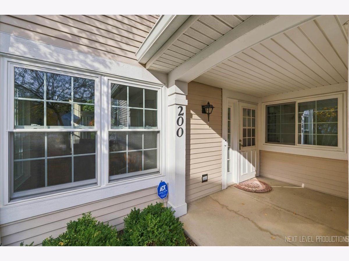  For Sale Carol Stream Illinois, 200 Lenox Court