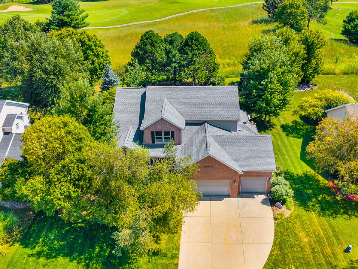 Homes & Condos & Townhomes For Sale Fox Creek Bloomington Illinois, 12 Stonehedges Court
