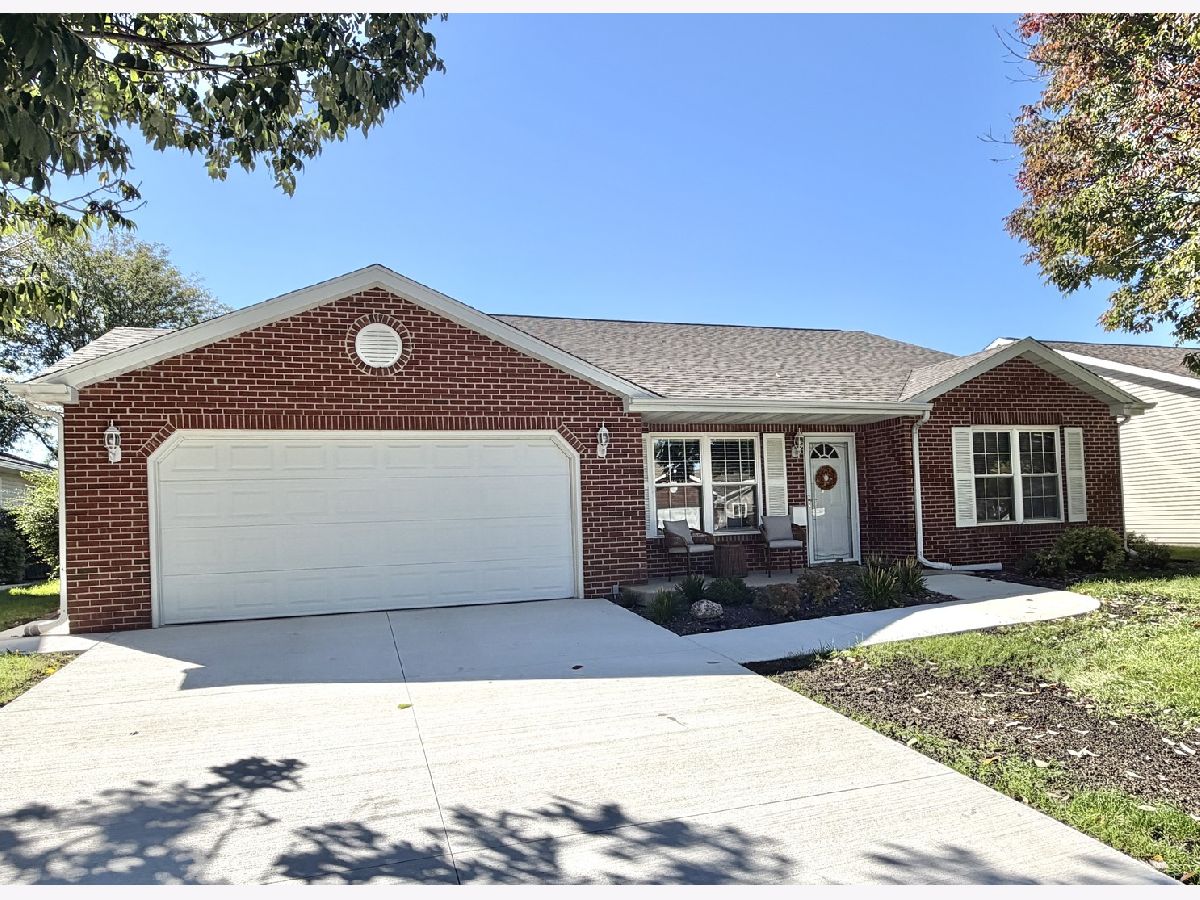  For Sale Peru Illinois, 3006 Independence Drive