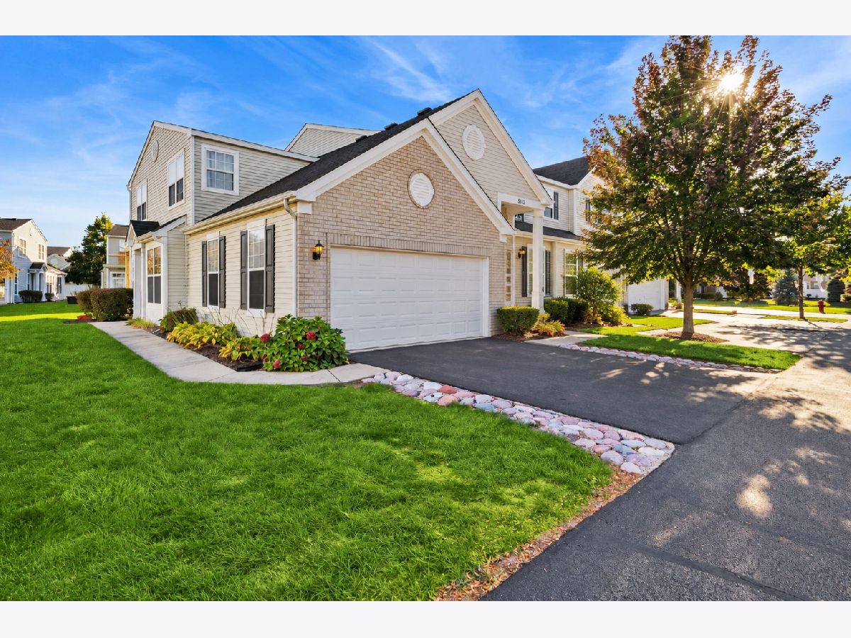 Townhomes & Condos & Homes For Sale Hampton Glen Plainfield Illinois, 5110 Eastchester Court