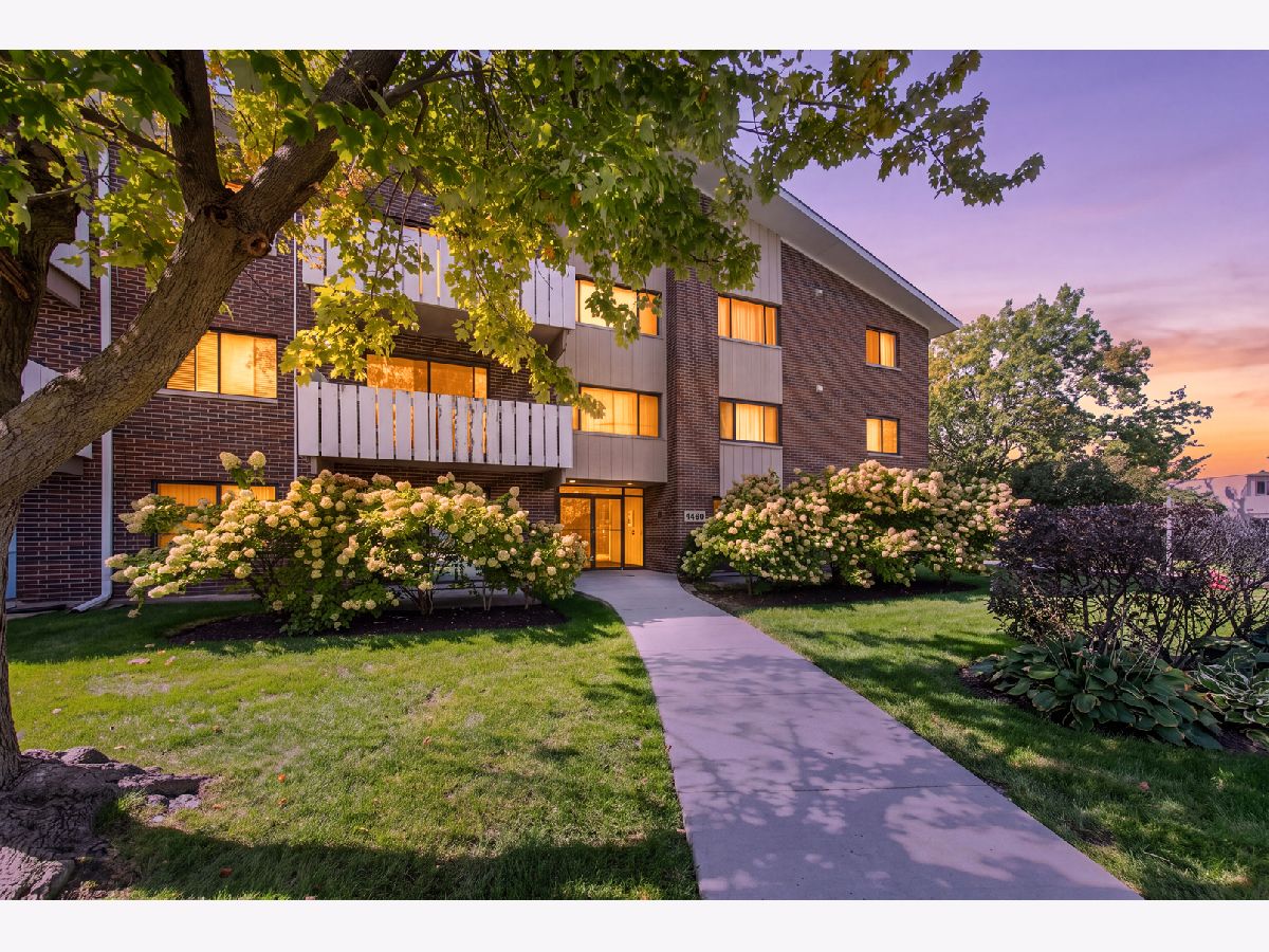 Condos & Townhomes For Rent Runaway Bay Palatine Illinois, 1000 Bayside