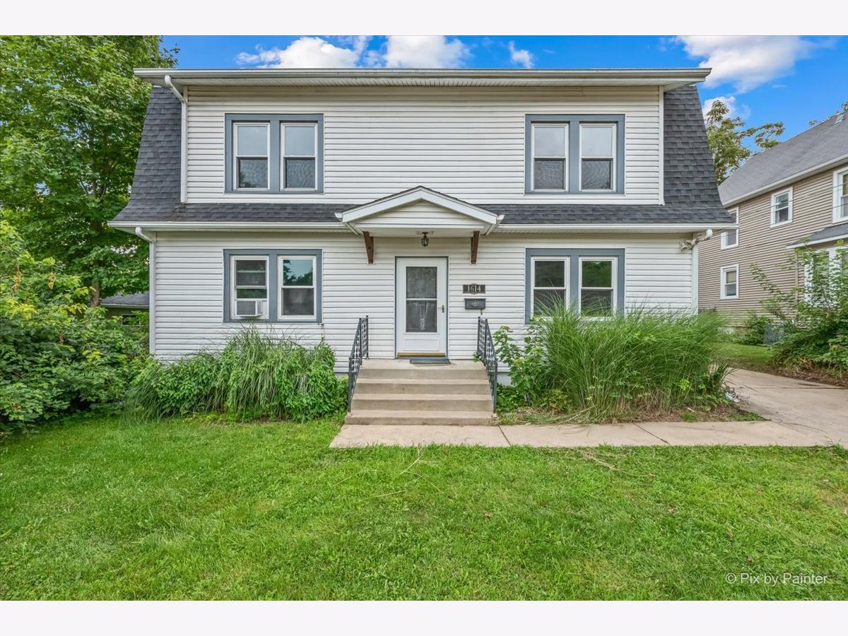  For Sale Freeport Illinois, 1614 Carroll Avenue