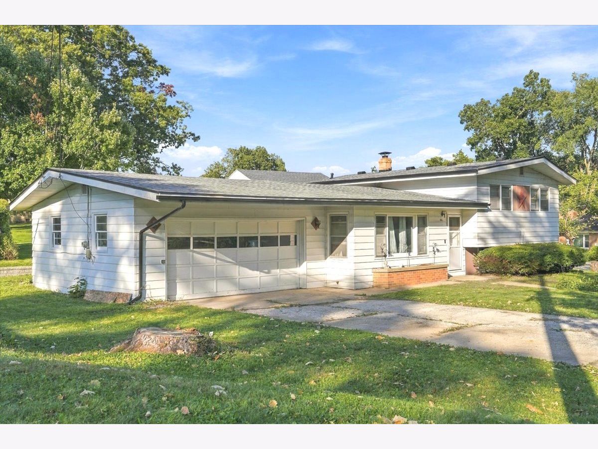  For Sale Dixon Illinois, 116 Shady Lane