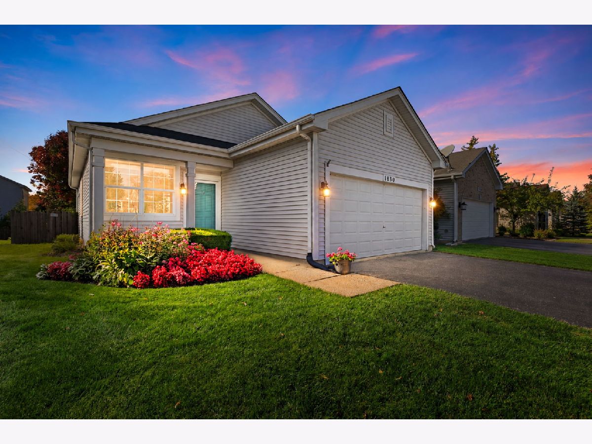  For Sale Round Lake Illinois, 1830 Fallbrook Drive