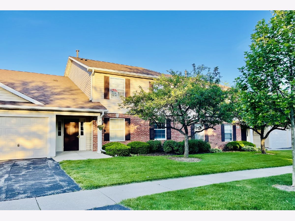 Condos & Townhomes For Sale Fairfield Village Round Lake Beach Illinois, 1179 Village Drive