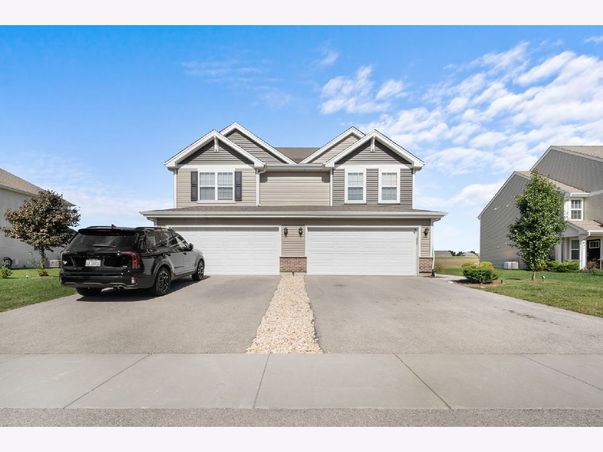 Homes & Townhomes For Sale Lakewood Prairie Joliet Illinois, 7633 Stonecrop Lane