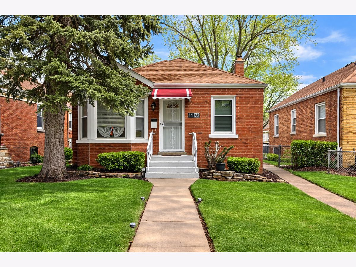  For Sale Riverdale Illinois, 14123 State Street
