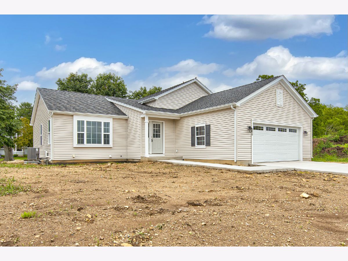  For Sale Harvard Illinois, 1603 Hollyhock Street