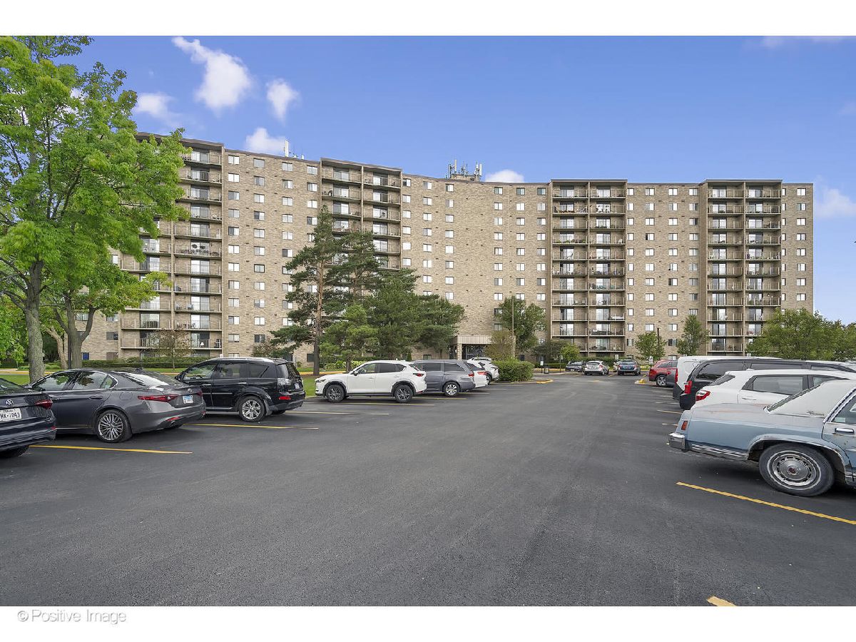  For Sale Willowbrook Illinois, 6340 Americana Drive