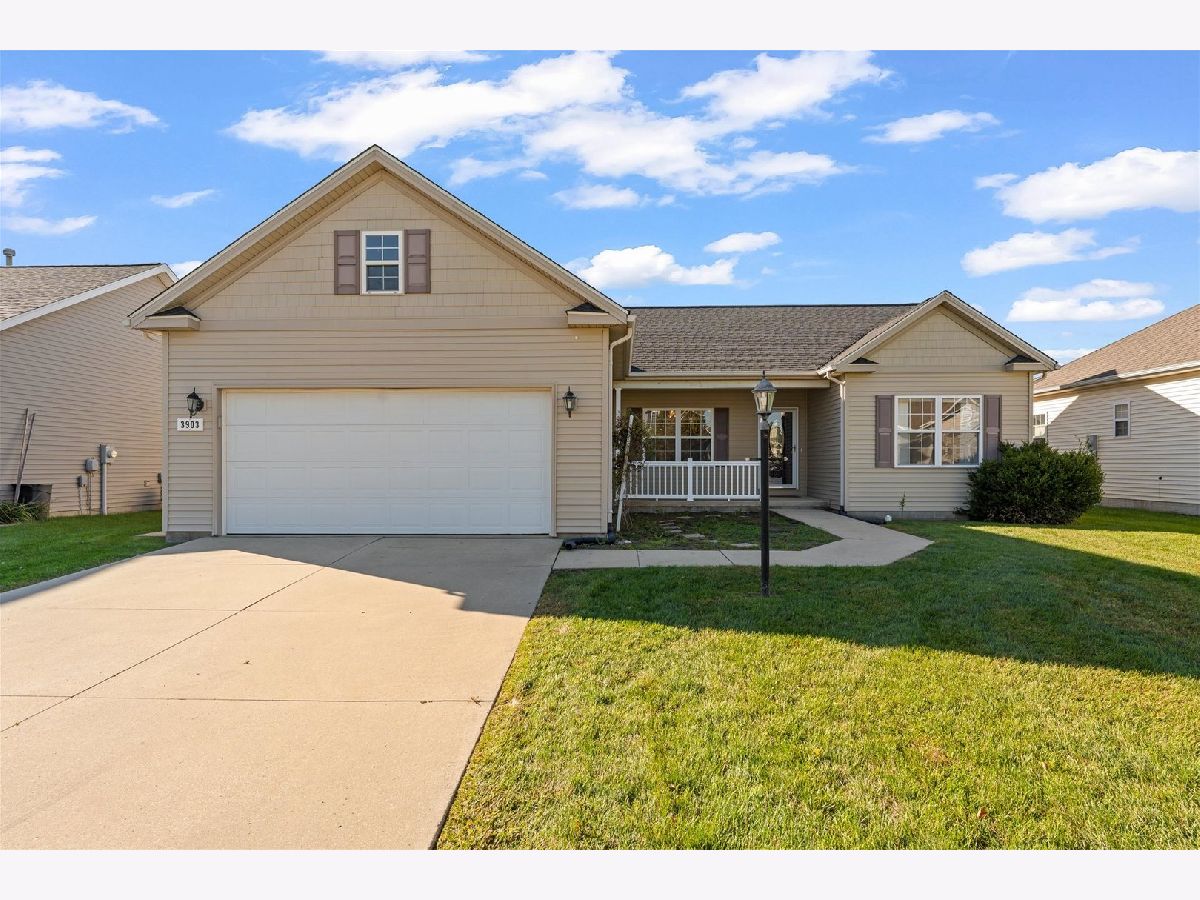 Condominiums & Homes For Sale Boulder Ridge Champaign Illinois, 3903 Pebblebrook Lane