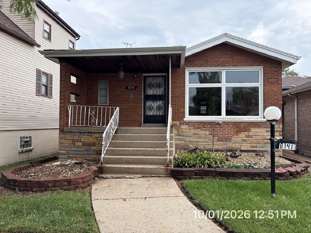  For Sale Chicago Illinois, 8741 Luella Avenue