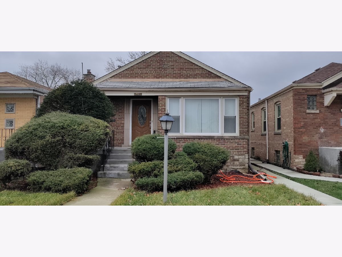  For Sale Chicago Illinois, 8940 Bennett Avenue