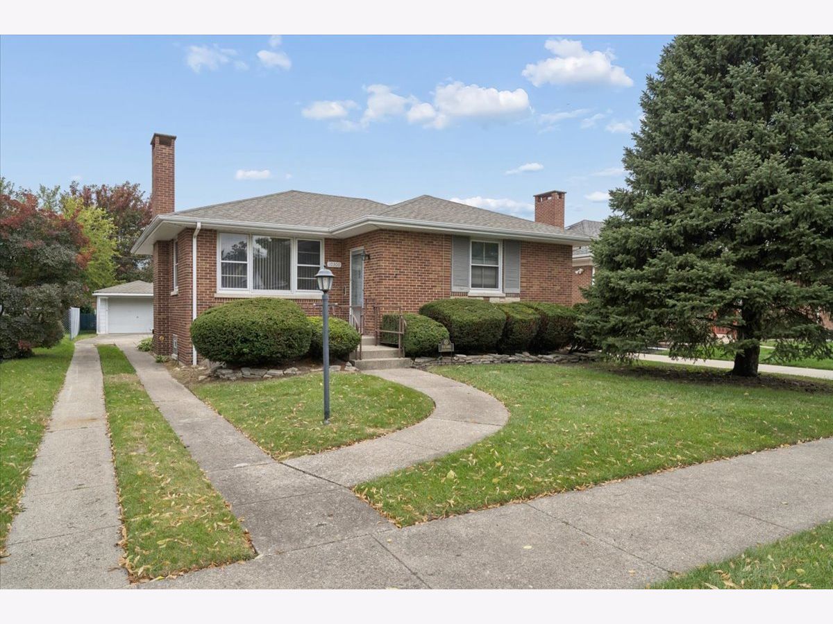  For Sale Westchester Illinois, 10300 Milford
