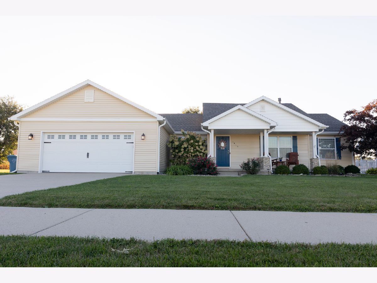  For Sale Kankakee Illinois, 1415 Indian Trail