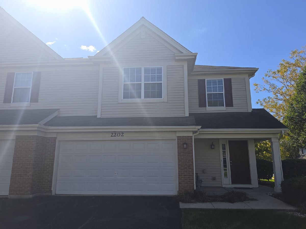  For Rent Lake In The Hills Illinois, 2202 Claremont