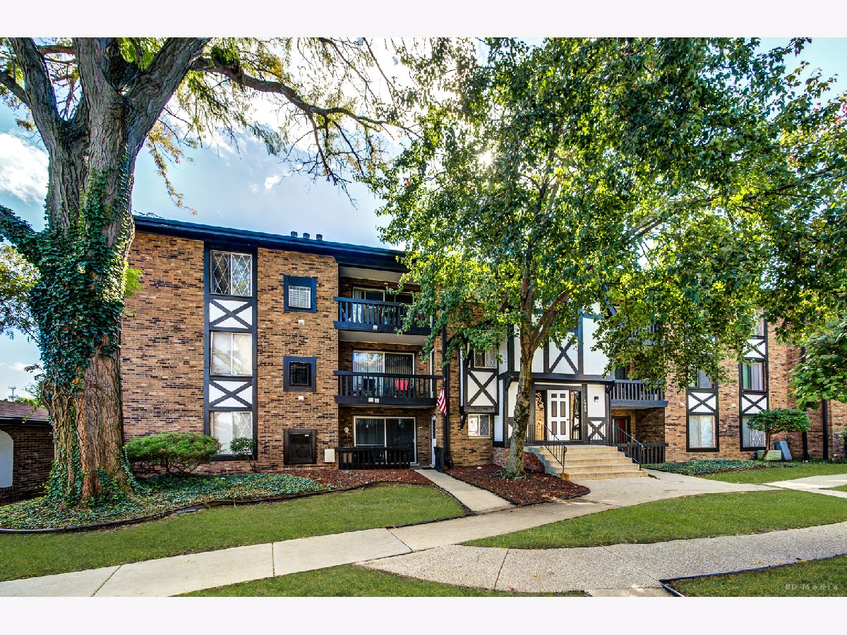  For Sale Crestwood Illinois, 13628 Royal Court
