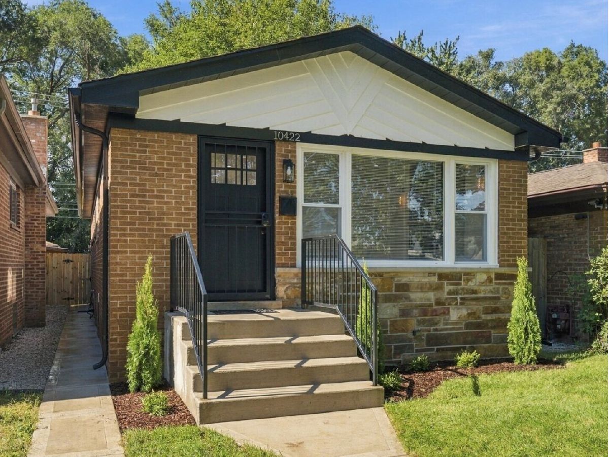  For Sale Chicago Illinois, 10422 Green Bay Avenue