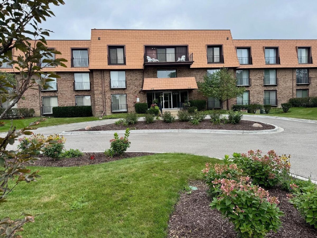  For Sale Northbrook Illinois, 4050 Dundee Road