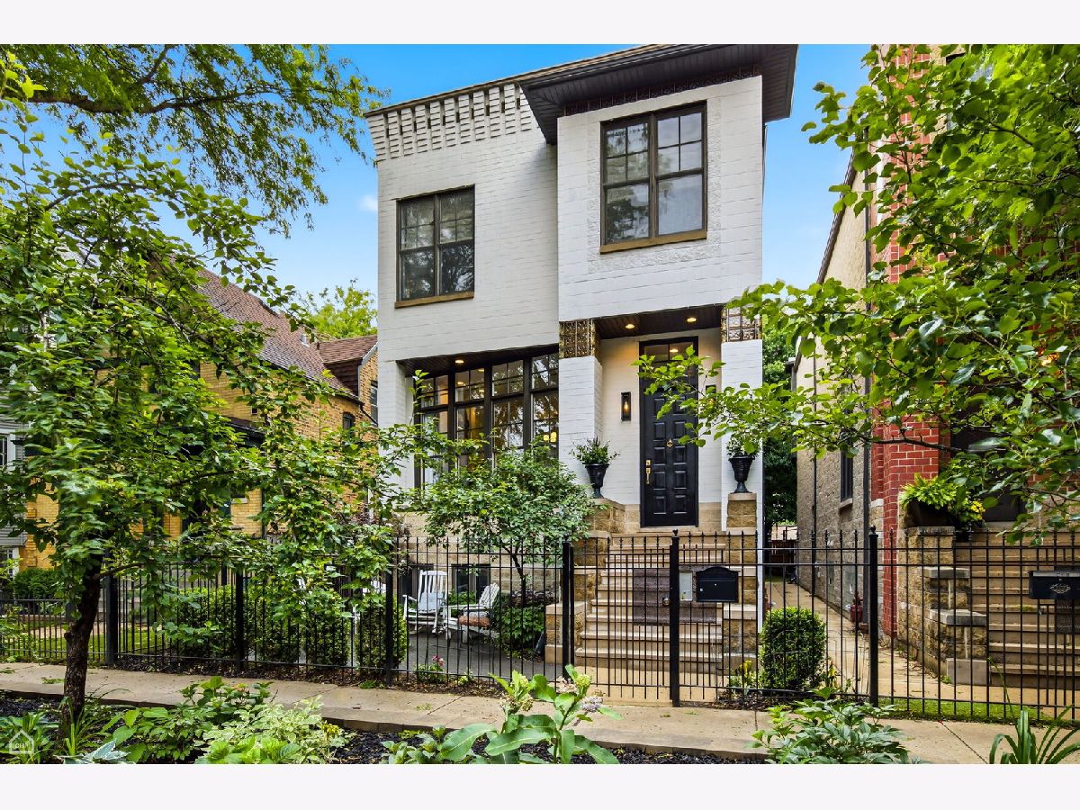 Condos & Townhomes & Homes For Sale Southport Corridor Chicago Illinois, 1310 Roscoe Street