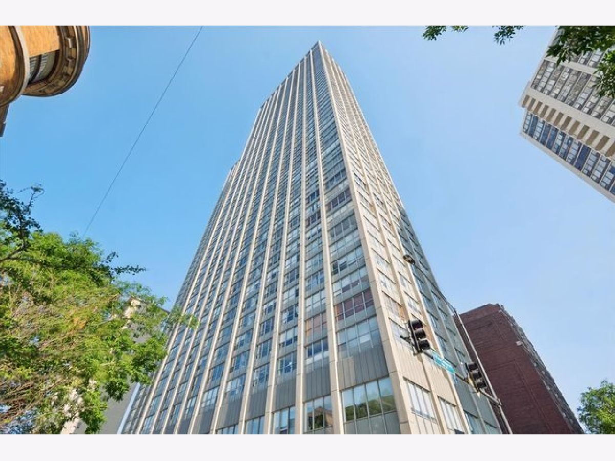 Condominiums For Sale Park Place Tower Chicago Illinois, 655 Irving Park Road