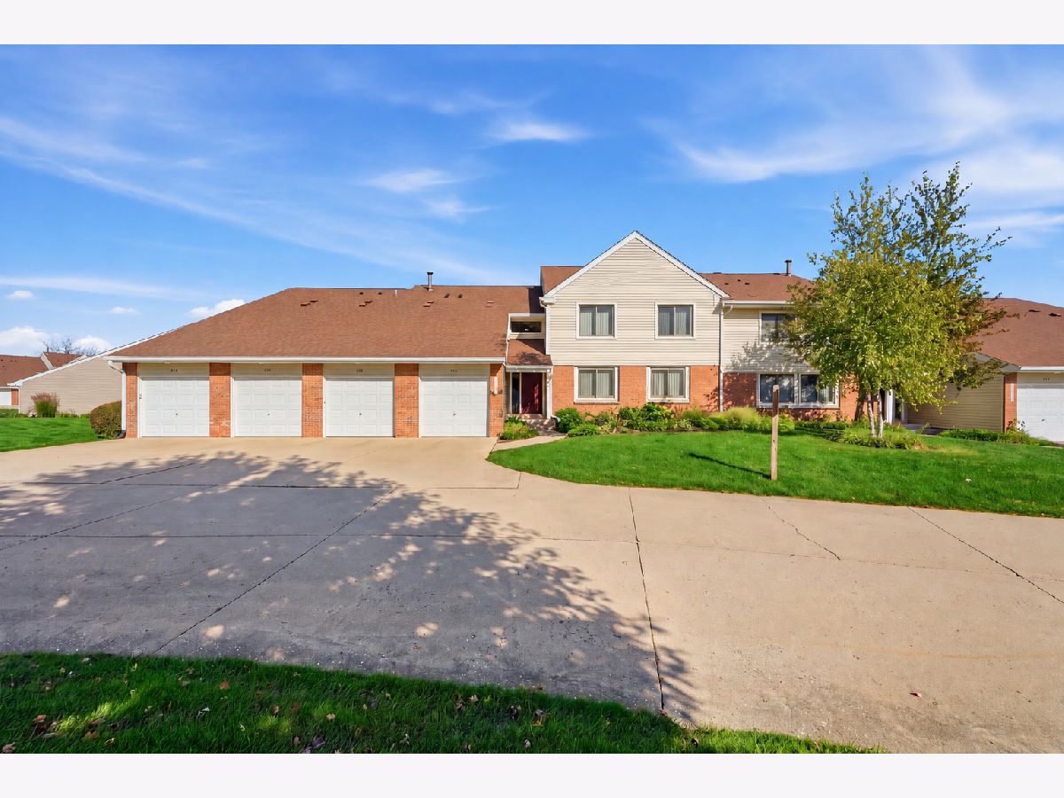 Townhomes & Condos For Sale Hidden Lake Village Buffalo Grove Illinois, 988 Harvest Circle