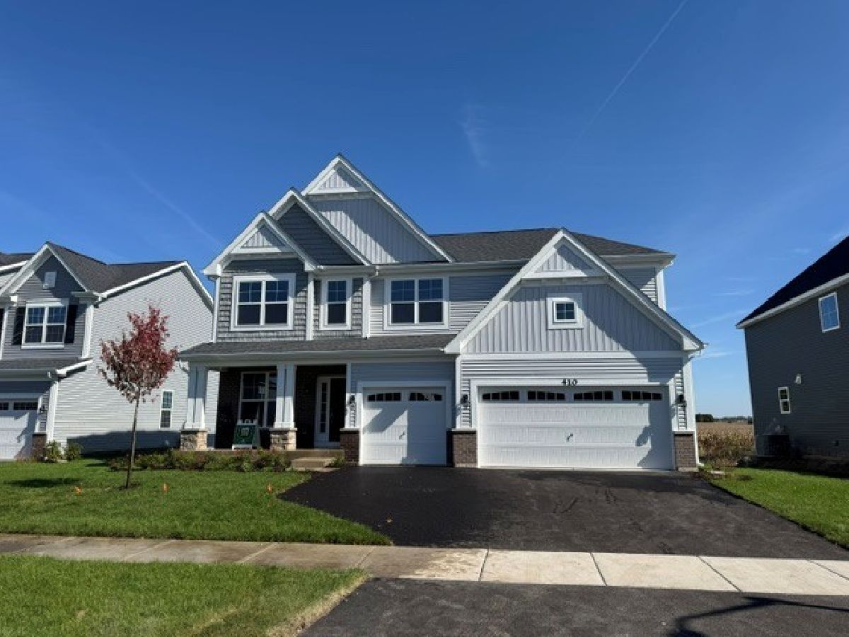  For Sale Oswego Illinois, 410 Tanya Lane