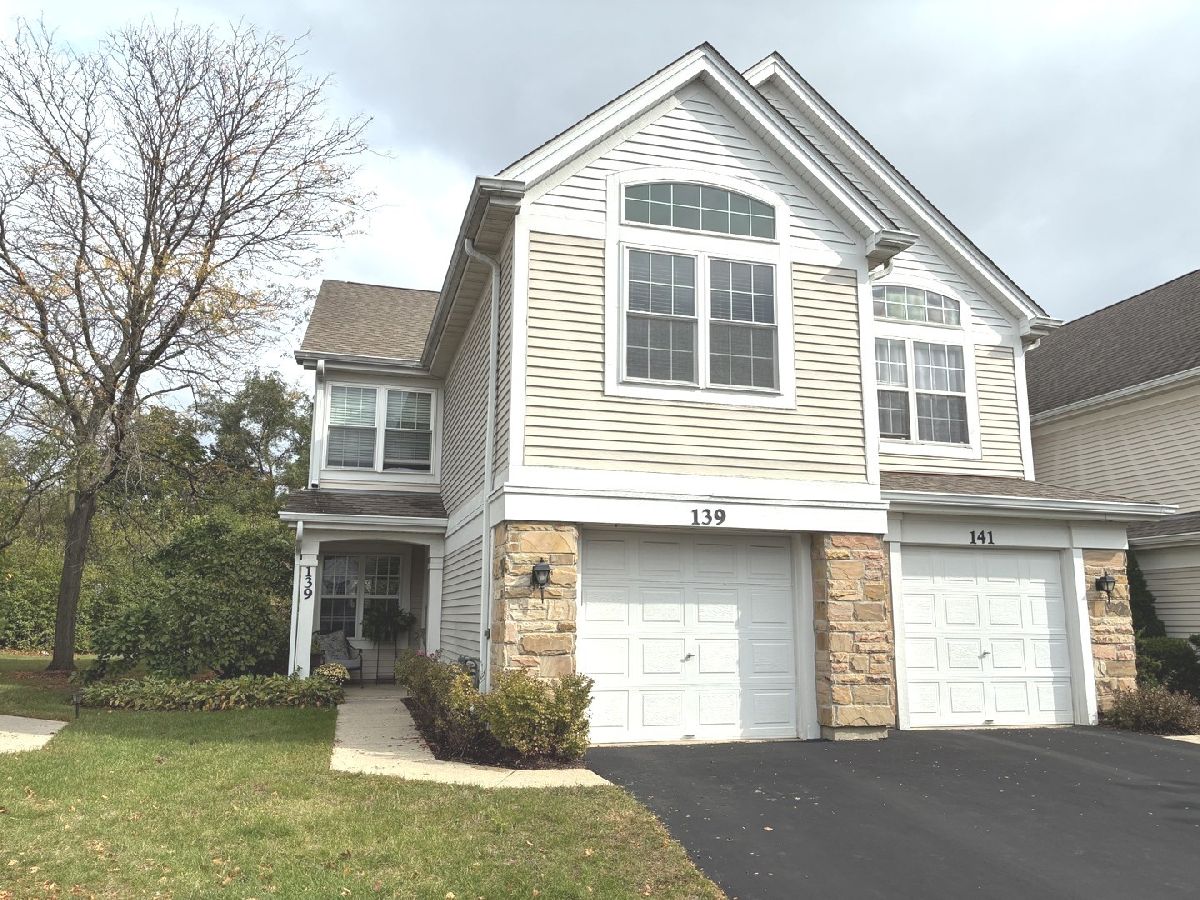  For Sale Carol Stream Illinois, 139 Fairfield Lane