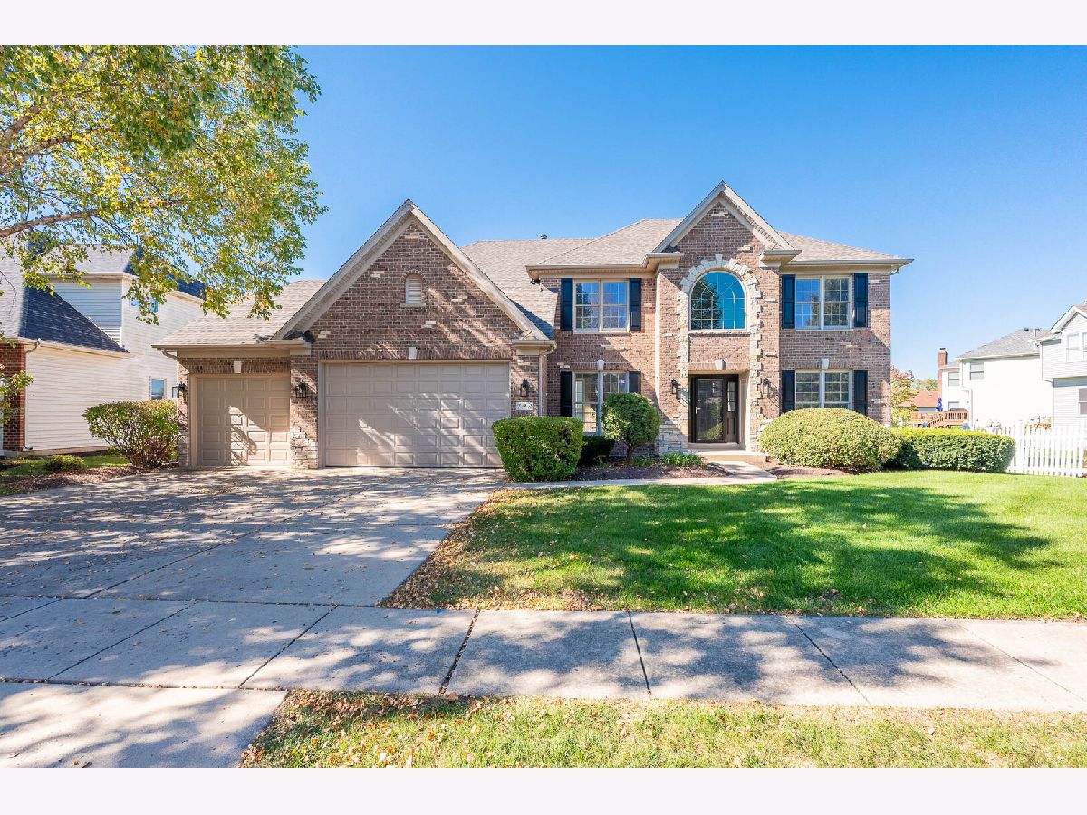 Homes & Townhomes & Condos For Sale Thornwood South Elgin Illinois, 728 Waterside Drive