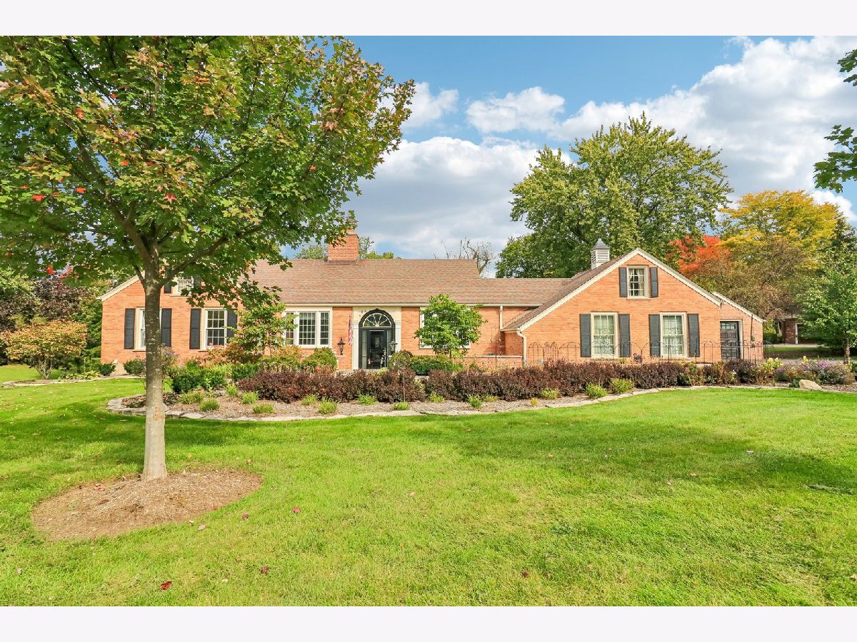 Homes For Sale Oaksbury North Barrington Illinois, 458 Pinewoods Drive