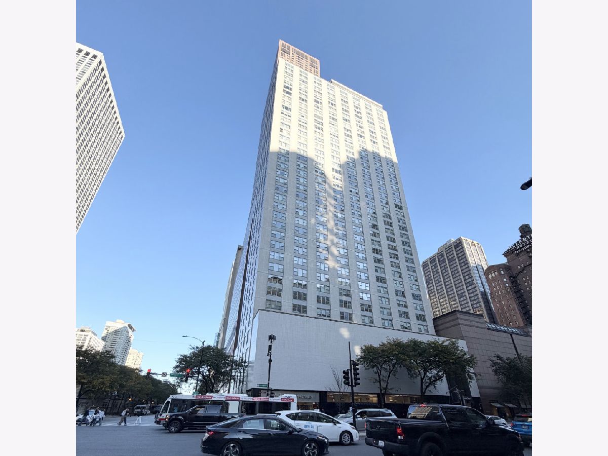 Condos & Townhomes For Sale Streeterville Chicago Illinois, 777 Michigan Avenue