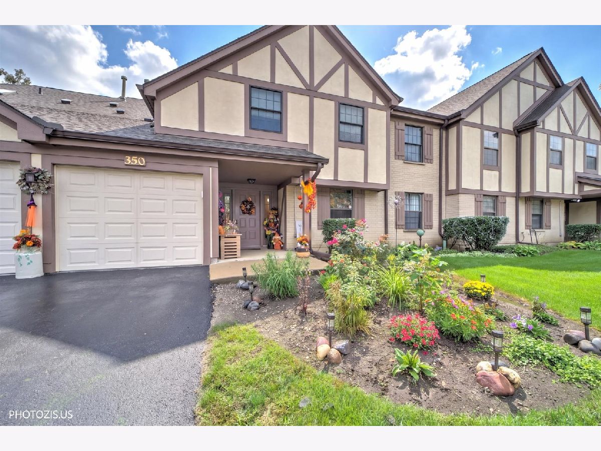  For Sale Wood Dale Illinois, 348 Essex Court